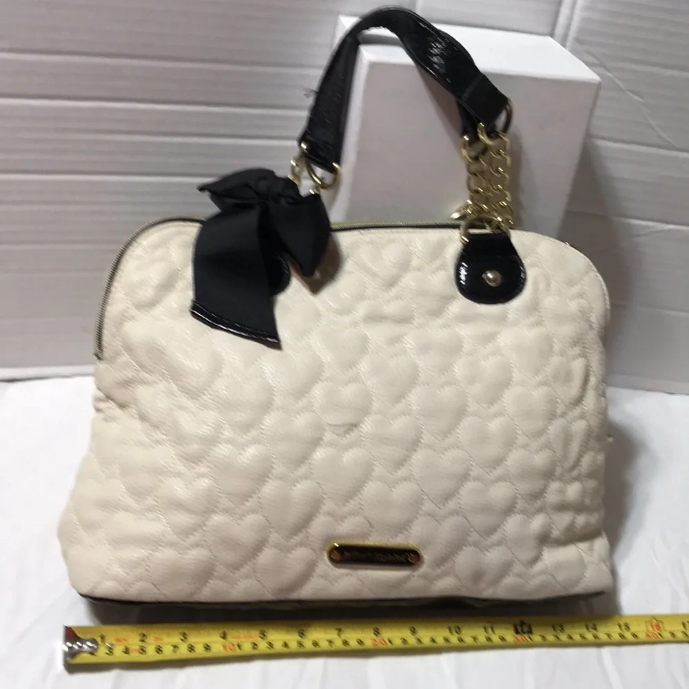 Betsy Johnson shoulder bag with partial chain strap - Picture 4 of 8